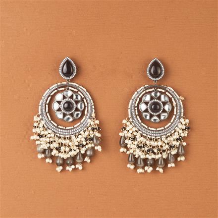 Kundan Moti Earring With Black Plating