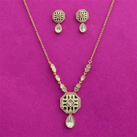 Kundan Classic Pendant Set With Carat Plating