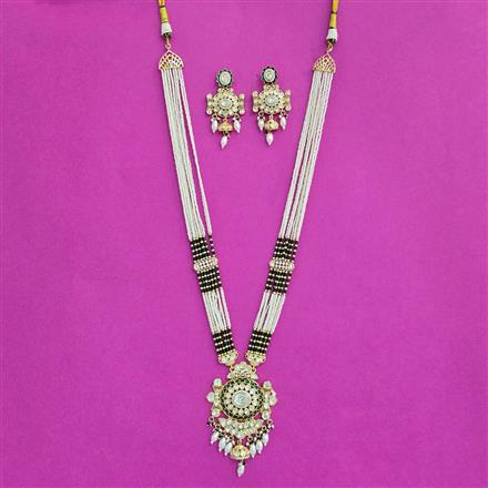 Kundan Classic Pendant Set With Gold Plating