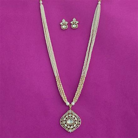 Kundan Moti Pendant Set With Gold Plating