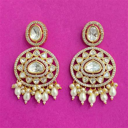 Kundan Classic Earring With Gold Plating