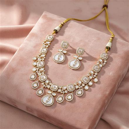 Kundan Classic Necklace Set With Gold Plating