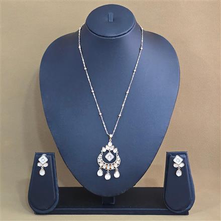 Kundan Classic Pendant Set With Carat Gold Plating