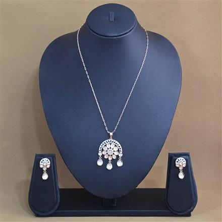 Kundan Meenakari Pendant Set With Carat Gold Plating