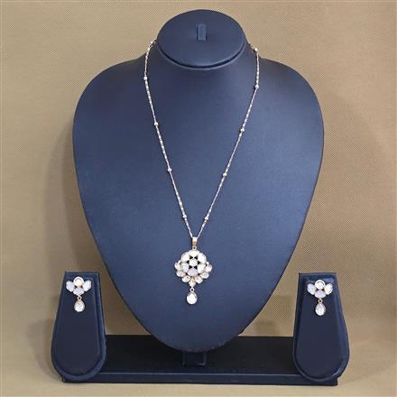 Kundan Classic Pendant Set With Carat Gold Plating