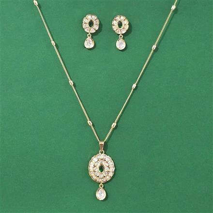 Kundan Classic Pendant Set With Carat Gold Plating