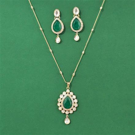Kundan Classic Pendant Set With Carat Gold Plating