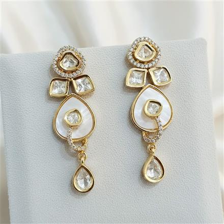 Kundan Classic Earring With Carat Gold Plating