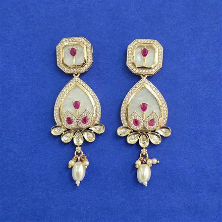 Kundan Mother Of Pearl Earring With Carat Gold Plating
