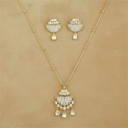 Kundan Classic Pendant Set With Carat Gold Plating
