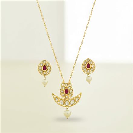 Kundan Moti Pendant Set With Carat Gold Plating