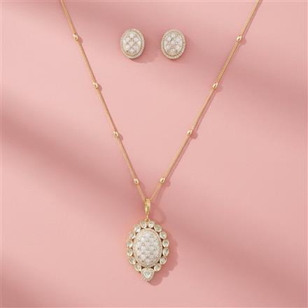 Kundan Classic Pendant Set With Carat Gold Plating