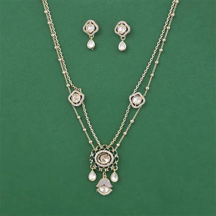 Kundan Classic Pendant Set With Carat Gold Plating