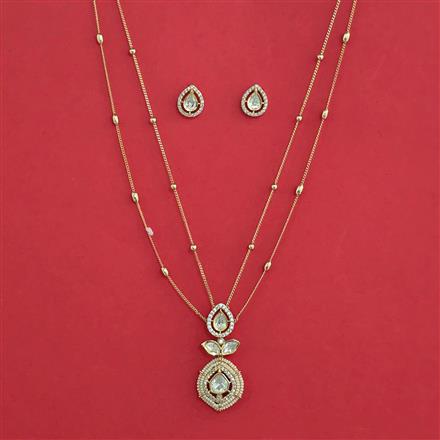 Kundan Moti Pendant Set With Carat Plating
