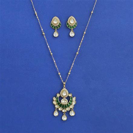 Kundan Classic Pendant Set with Mehndi Plating
