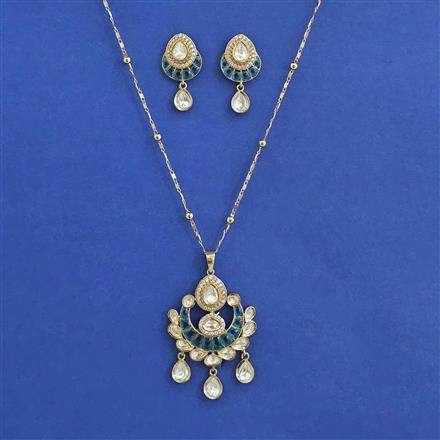 Kundan Classic Pendant Set with Mehndi Plating