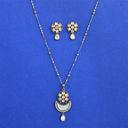 Kundan Classic Pendant Set with Mehndi Plating