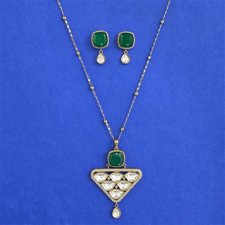Kundan Classic Pendant Set with Mehndi Plating