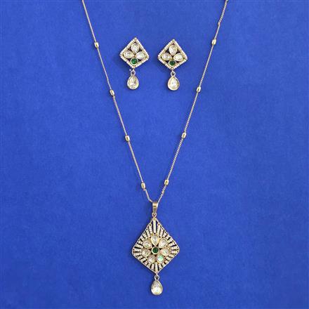 Kundan Classic Pendant Set with Carat Plating