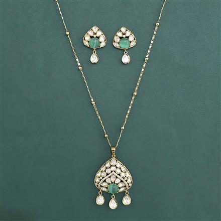 Kundan Classic Pendant Set with Mehndi Plating