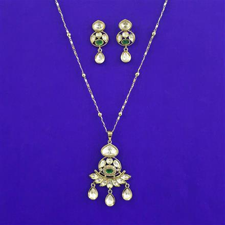 Kundan Classic Pendant Set with Mehndi Plating