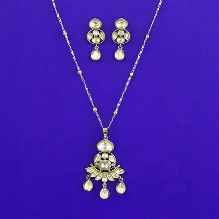 Kundan Classic Pendant Set with Mehndi Plating