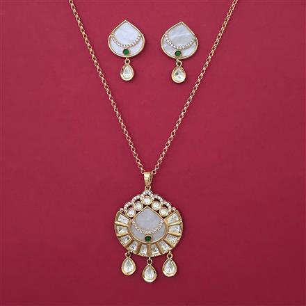 Kundan Mother Of Pearl Pendant Set with Carat Plating