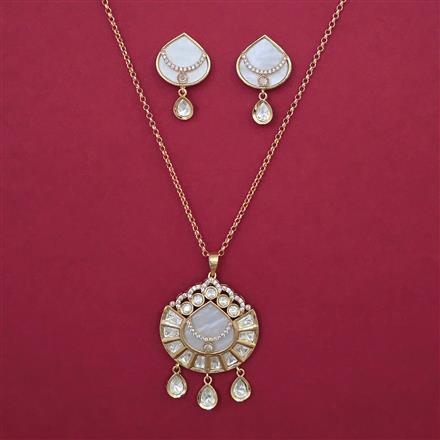 Kundan Mother Of Pearl Pendant Set with Carat Plating