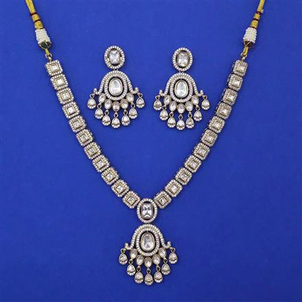 Kundan Classic Necklace with Mehndi Plating