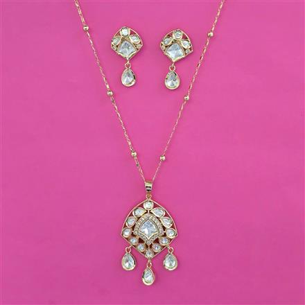 Kundan Classic Pendant Set with Carat Plating