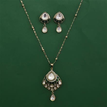Kundan Classic Pendant Set with Mehndi Plating