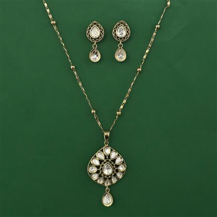 Kundan Classic Pendant Set with Mehndi Plating
