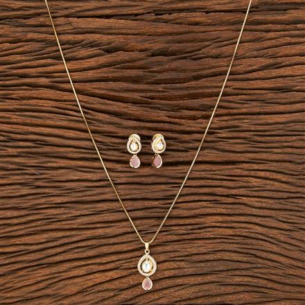 Kundan Delicate Pendant Set With Gold Plating