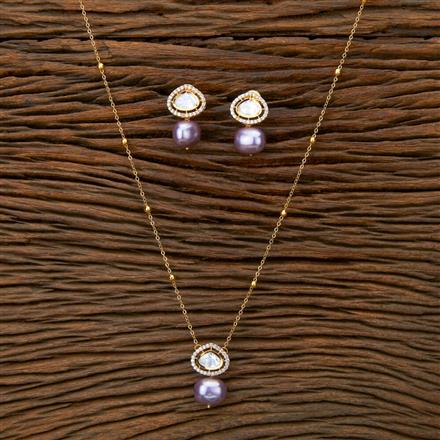 Kundan Delicate Pendant Set With Gold Plating