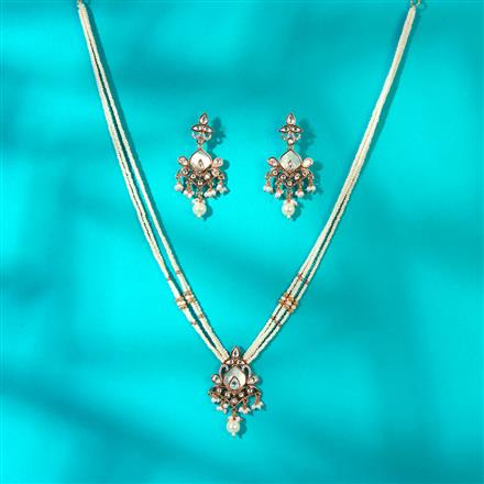 Kundan Classic Pendant Set With Gold Plating