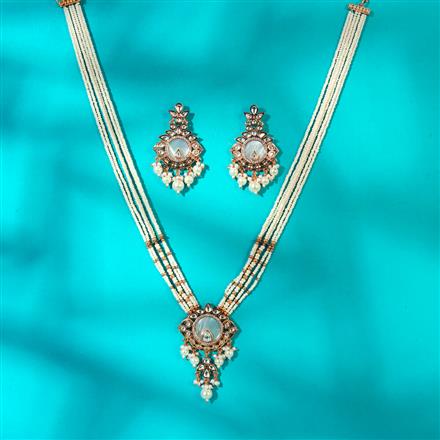 Kundan Classic Pendant Set With Gold Plating