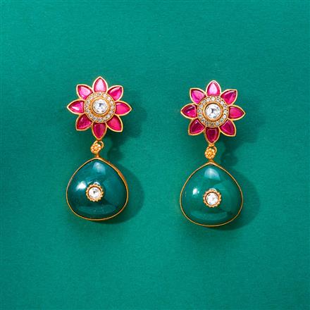 Kundan Classic Earring With Gold Plating