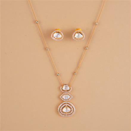 Kundan Classic Pendant Set With Gold Plating