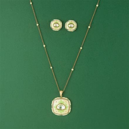 Kundan Classic Pendant Set With Gold Plating