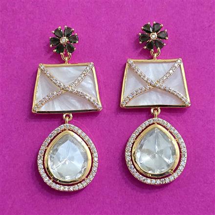 Kundan Classic Earring With Gold Plating