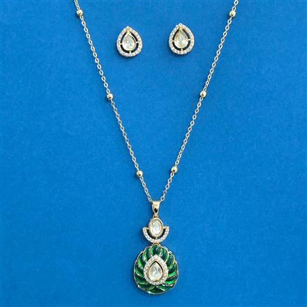 Kundan Classic Pendant Set With Gold Plating