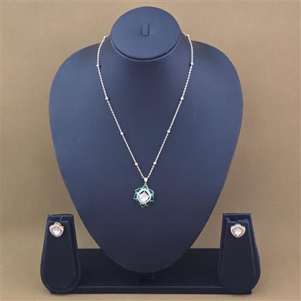 Kundan Classic Pendant Set With Carat Gold Plating