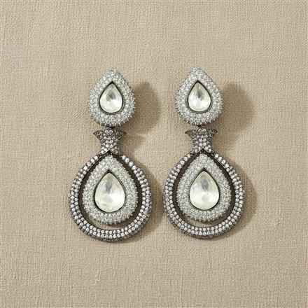 Kundan Classic Earring With Black Plating