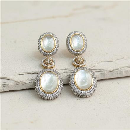 Kundan Classic Earring With Carat Black Plating