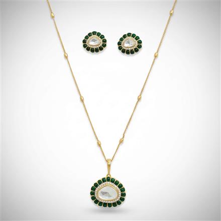 Kundan Classic Pendant Set With Carat Gold Plating