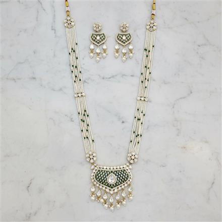 Kundan Moti Pendant Set With Carat Gold Plating