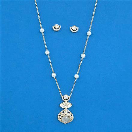 Kundan Classic Pendant Set With Carat Plating