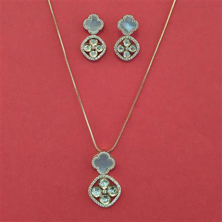 Kundan Classic Pendant Set with Carat Plating