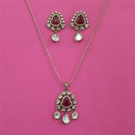 Kundan Classic Pendant Set with Mehndi Plating