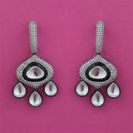 Kundan Classic Earring with Black Plating